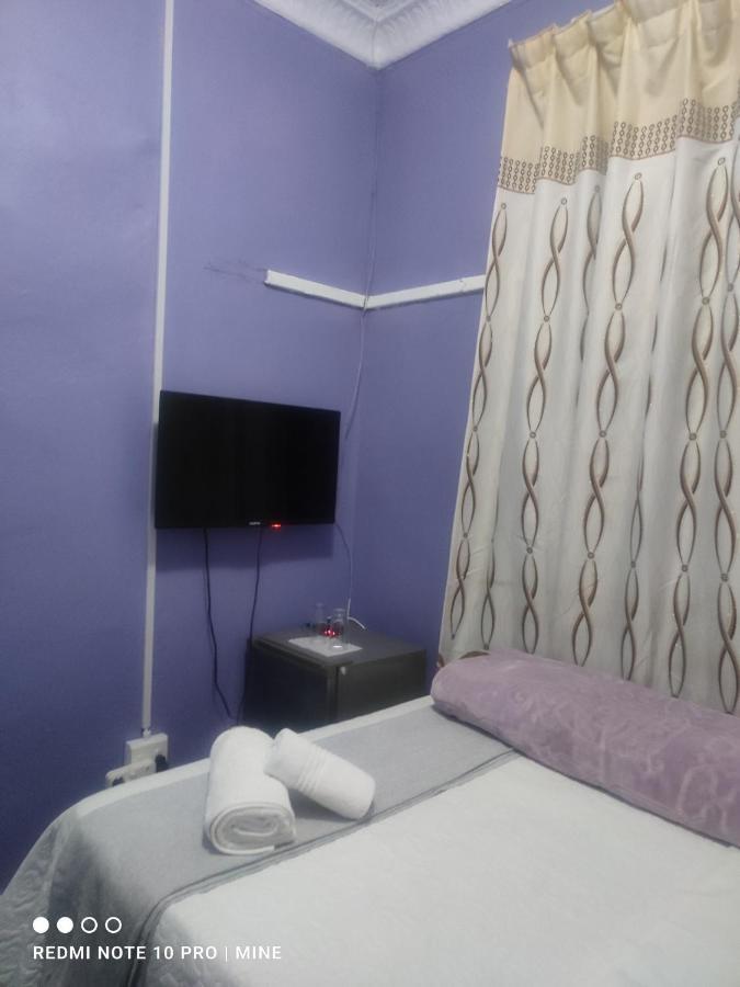 ספרינגס The Croc Guest House מראה חיצוני תמונה