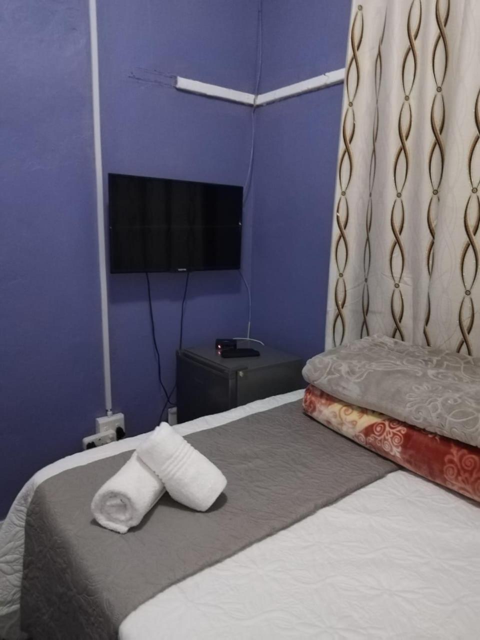 ספרינגס The Croc Guest House מראה חיצוני תמונה