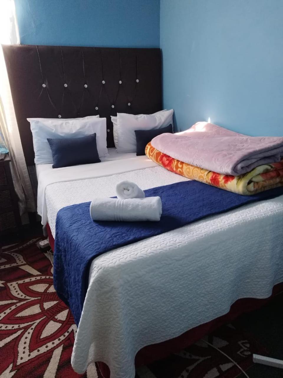 ספרינגס The Croc Guest House מראה חיצוני תמונה