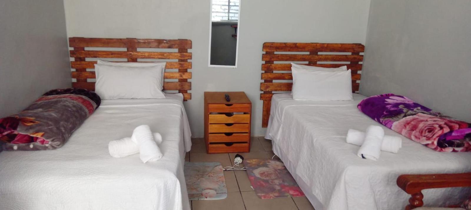 ספרינגס The Croc Guest House מראה חיצוני תמונה